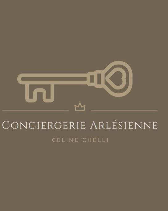 Les Arenes Villa Arles Luaran gambar